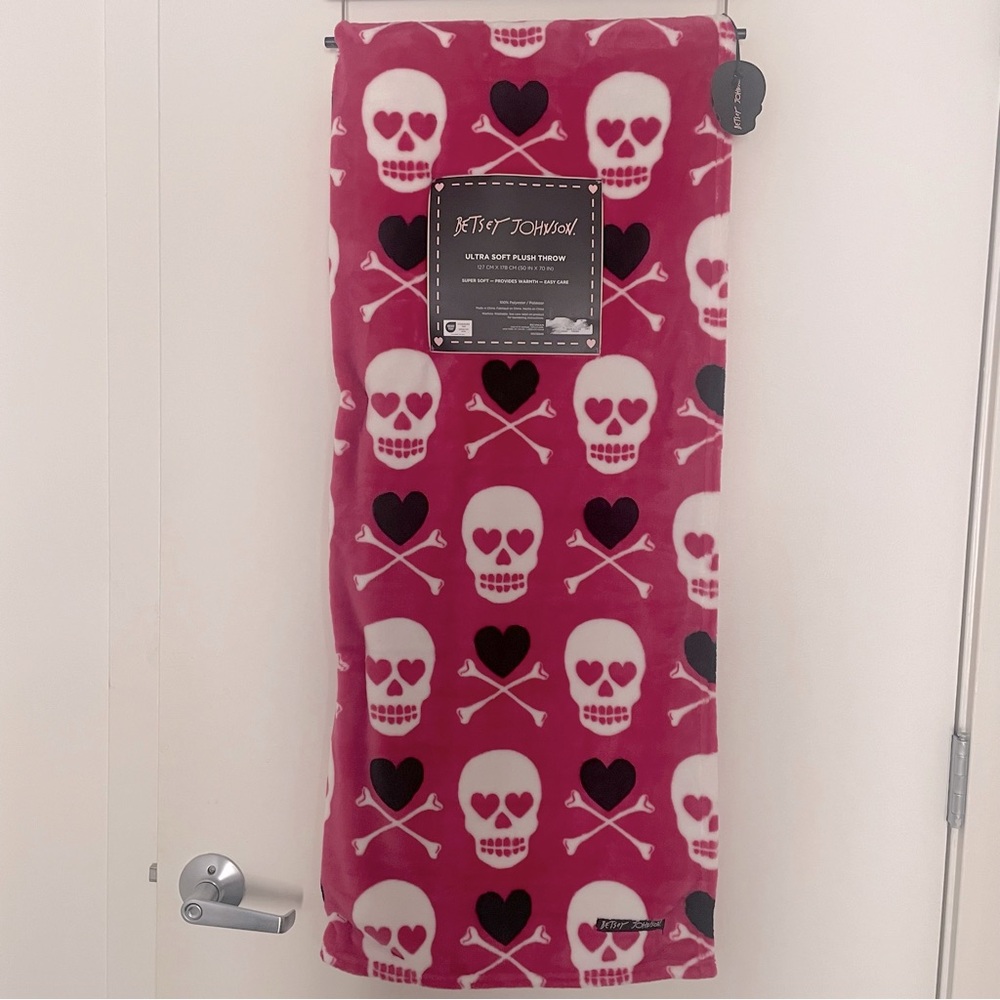 Betsey Johnson Halloween PINK Skeleton Skulls in squares Plush Throw Blanket